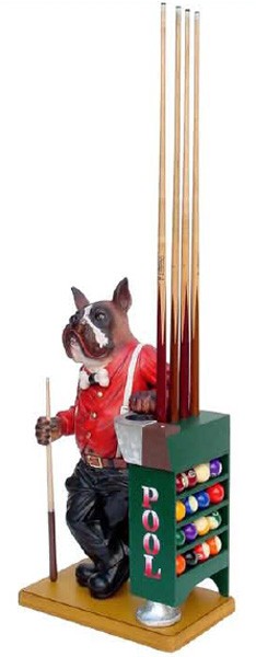 Boxer Hund mit Queue- und Kugelhalter