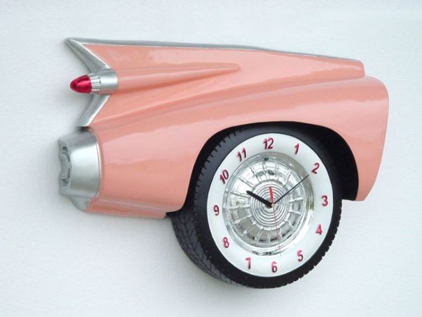 Cadillac Uhr pink