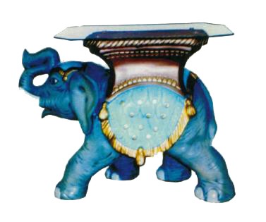 Glastisch mit laufendem Elefanten