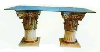 Glastisch mit 2 antiken Säulen