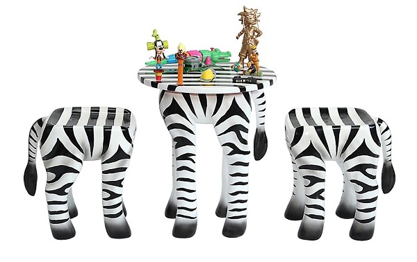 Tisch mit 2 Hockern Zebra für Kinder