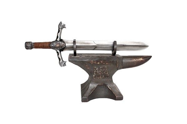 Antikes Amboss mit Schwert 1