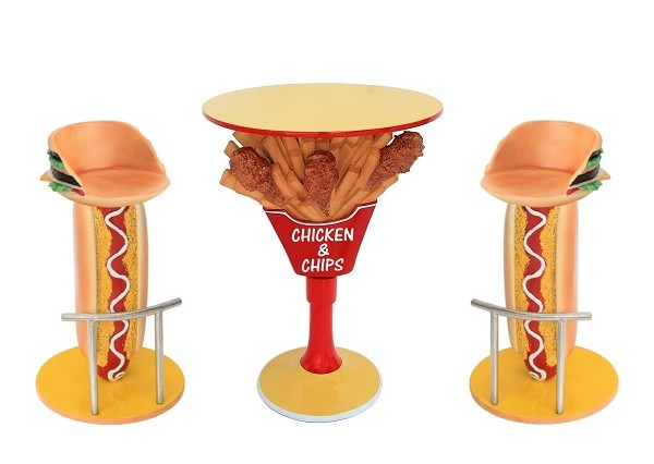 Hühnchen und Pommes Tisch und Hot Dog Burger Sitze