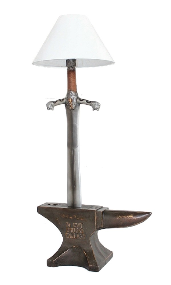 Excalibur Schwert in Eisen Lampe