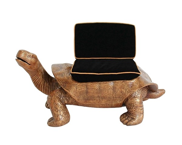 Schildkröte Gold Sitz mit schwarzem Polster