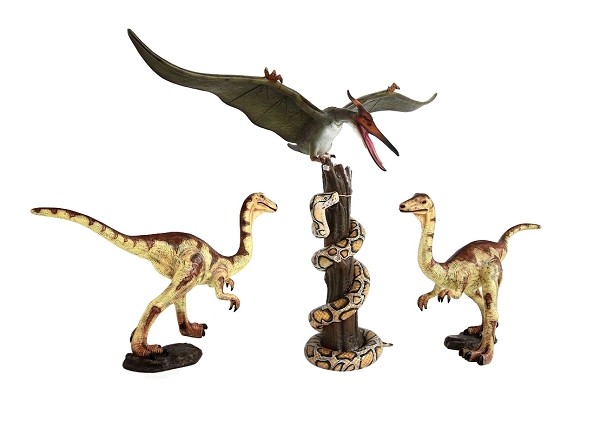 Dinosaurier Pteranodon und Raptors greifen Python auf Baum an