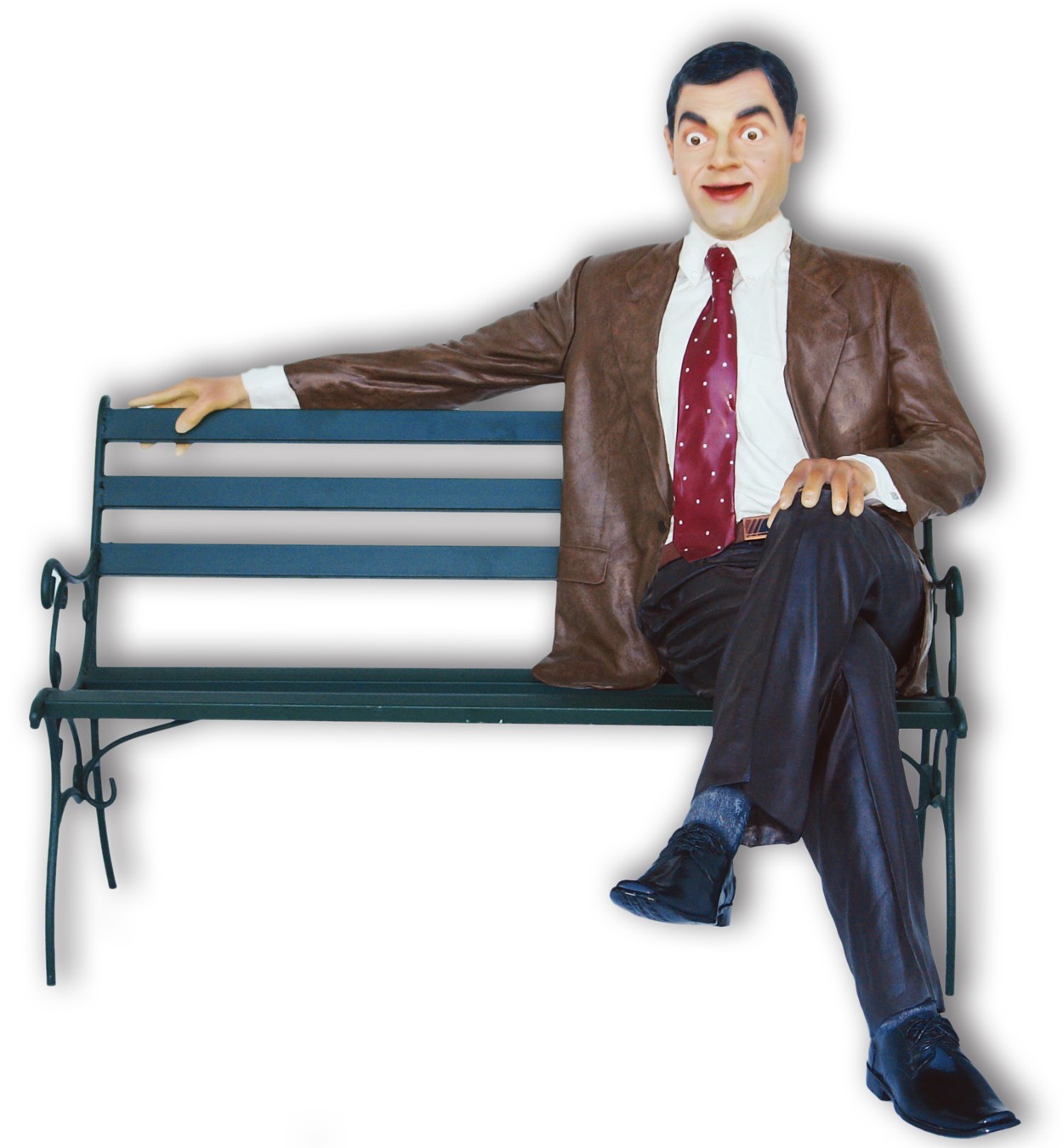 Mr. Bean als sitzend auf Bank