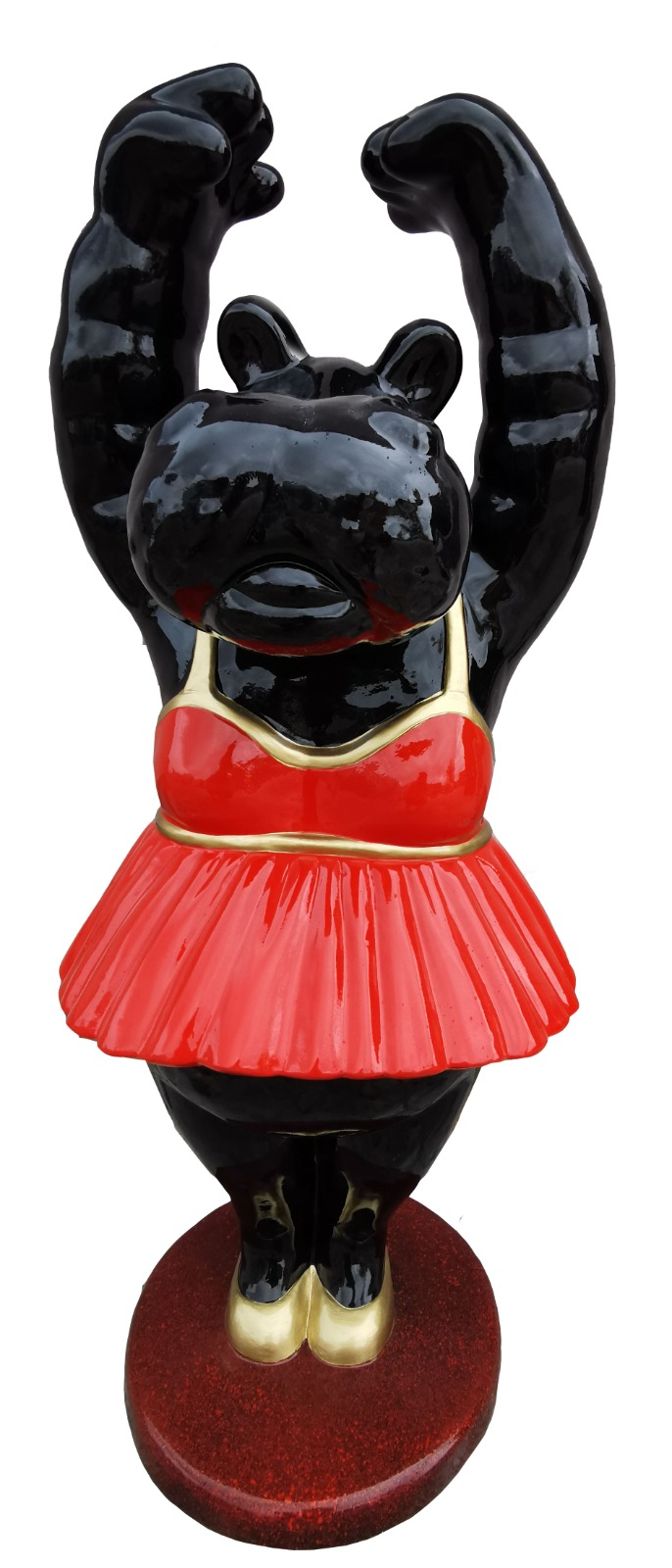 Nilpfer schwarz als Ballett Tänzerin mit rotem Kleid