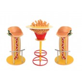 Pommestisch auf Ständer und Hot Dog Burger Sitzen