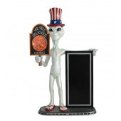 Alien amerika mit Keks auf Tafel und Angebotstafel