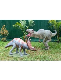 Dinosaurier Triceratops und Tyrannosaurus klein