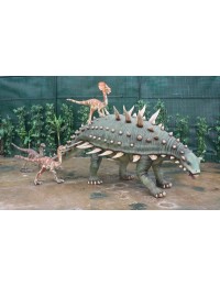 Dinosaurier Gastonia mit kleinen Raptors
