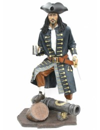 Pirat auf Kanone