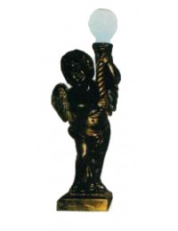 goldener Engel mit Fackel als Lampe