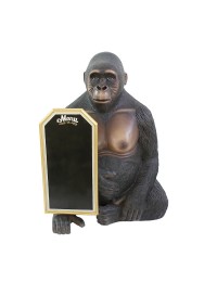 sitzender Gorilla mit Angebotstafel