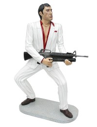Gangster Al Pacino Scarface im weißen Anzug mit Waffe