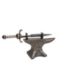 Antikes Amboss mit Schwert 4