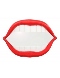 Spiegel rote Lippen und weiße Zähne