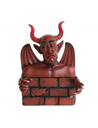 Teufel hinter Mauer