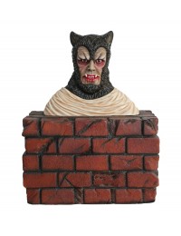 Werwolf Büste auf Mauer