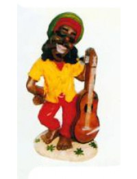 kleiner Jamaikaner mit Joint und Gitarre