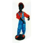 afrikanischer Junge mit Latzhose und rotem Hemd