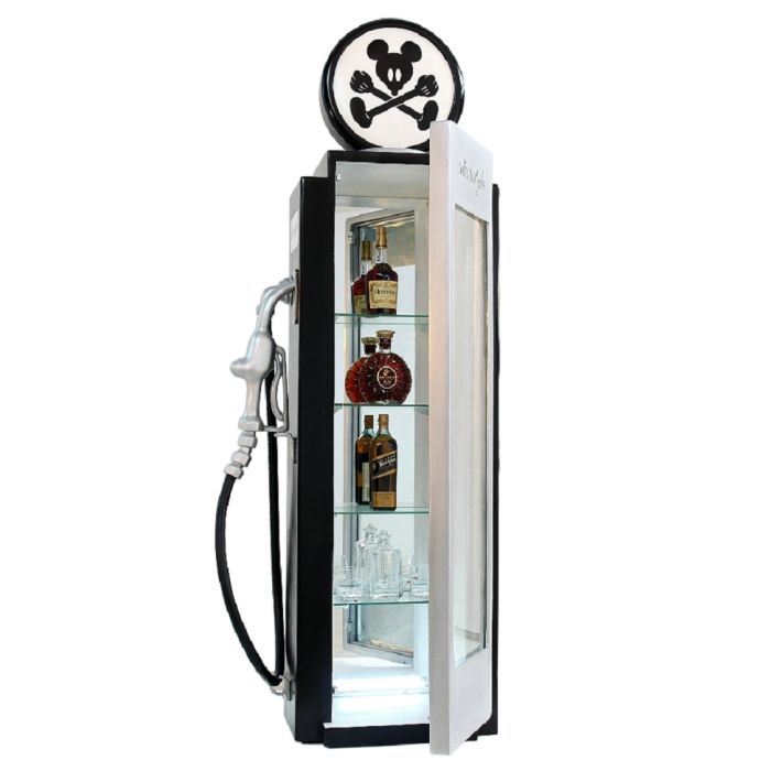 Retro Zapfsäule Schwarz Weiß als Vitrine verkleinert Aufbewahrung