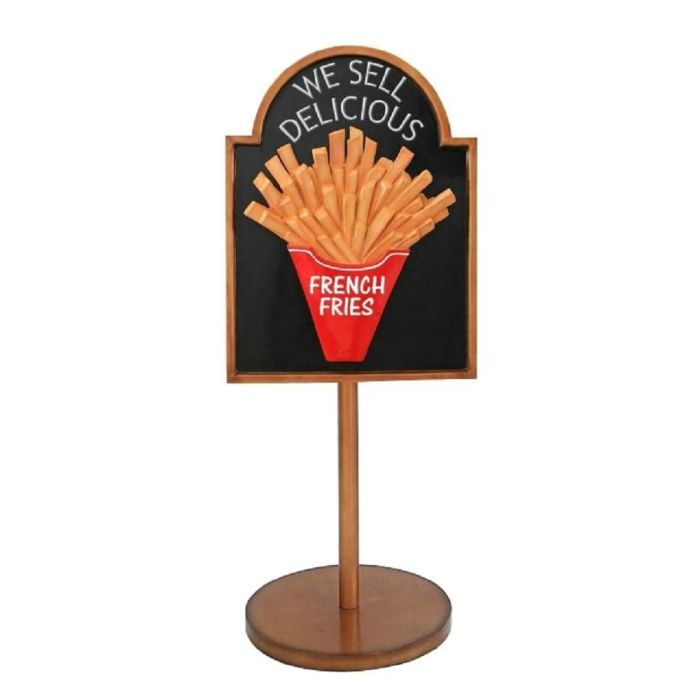 Pommes auf Angebotstafel auf Ständer vergrößert Schild