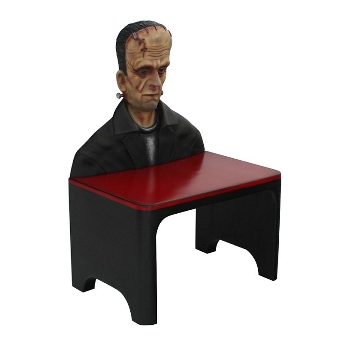 Monster Frankenstein Sitz lebensgroß Sitzmöglichkeit