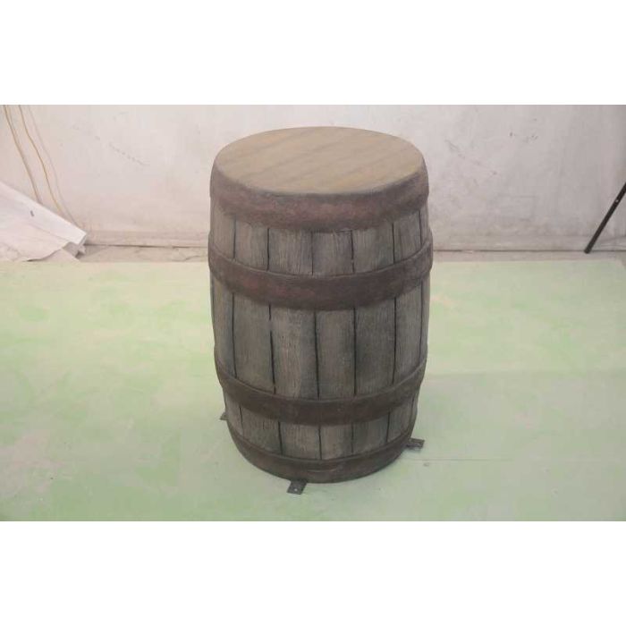 Altes Holzfass groß lebensgroß