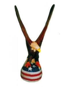 Weißkopfseeadler auf Amerikakugel lebensgroß