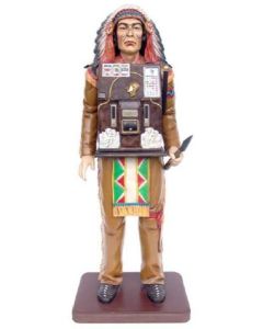 Indianer mit Spielautomat lebensgroß