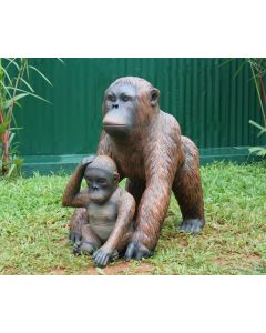 Orangutan mit Baby 2 lebensgroß