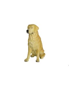 Labrador sitzend lebensgroß
