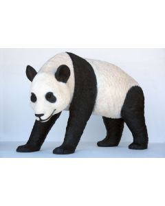 Pandabär laufend lebensgroß