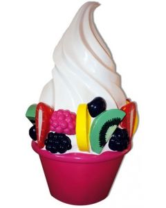 Frozen Joghurt im pinken Becher vergrößert