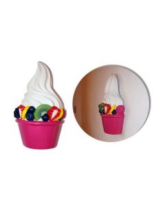 Frozen Joghurt im pinken Becher Wanddeko vergrößert