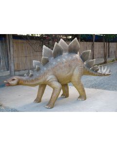 Saurier Stegosaurus klein lebensgroß