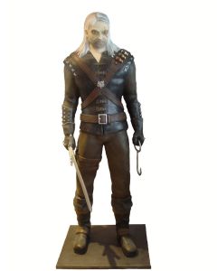 Geralt von Riva mit Schwert lebensgroß
