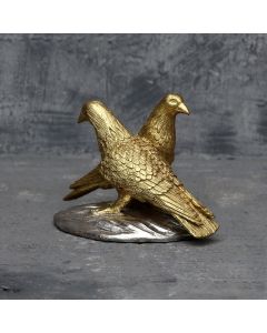 goldenes Taubenpärchen lebensgroß