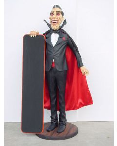 Dämon mit Angebotstafeltafel lebensgroß