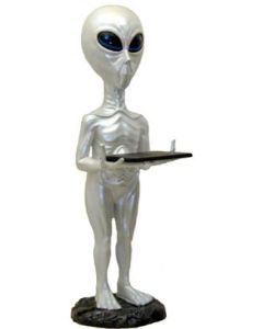 Alien mit Tablett lebensgroß