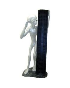 Alien mit CD-Ständer III lebensgroß