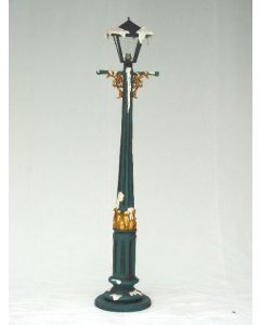 große antike Weihnachtslampe lebensgroß