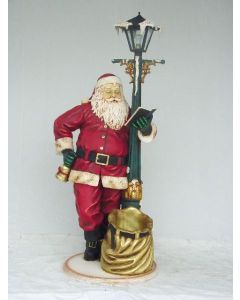Weihnachtsmann mit Laterne lebensgroß