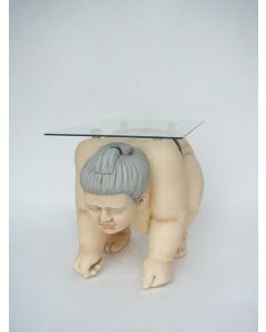 Sumo-Ringer als Couchtisch lebensgroß