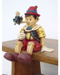 Pinocchio weinend ohne Käfig verkleinert