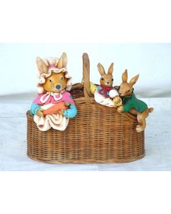 Osterhasen im Körbchen verkleinert