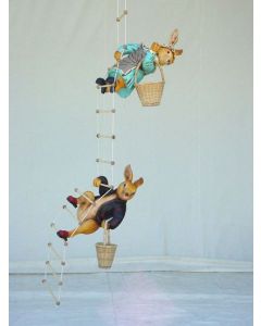 Osterhasen auf Strickleiter lebensgroß