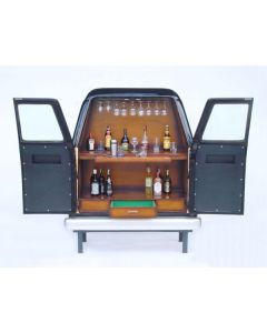 Mafia Van als Bar lebensgroß